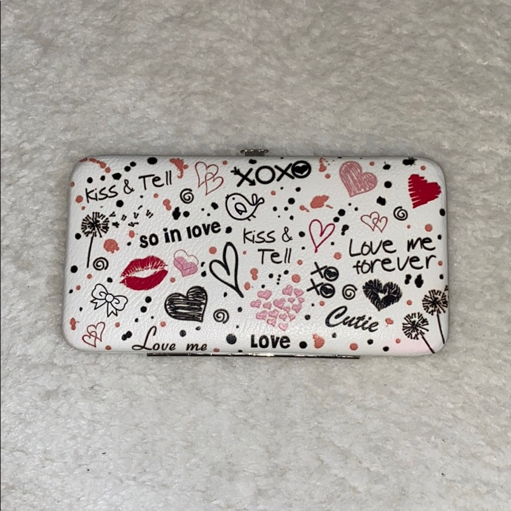 NWOT UO Faux Leather White Clasp Doodles Wallet
